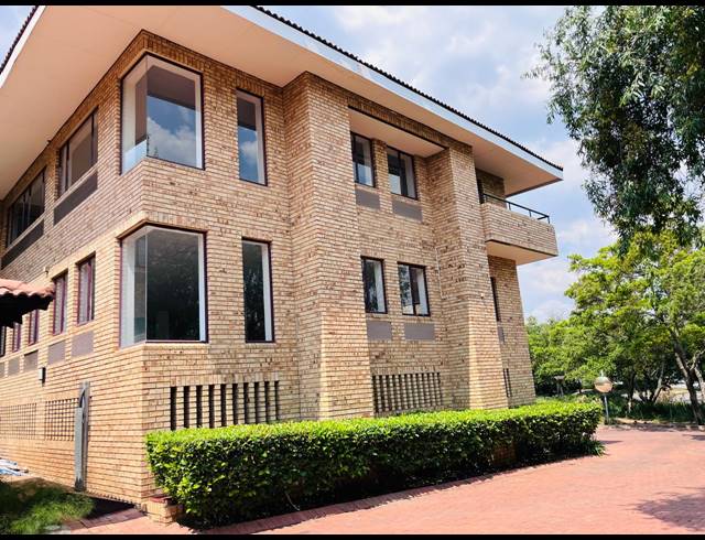 400M² OFFICE TO LET IN VORNA VALLEY
